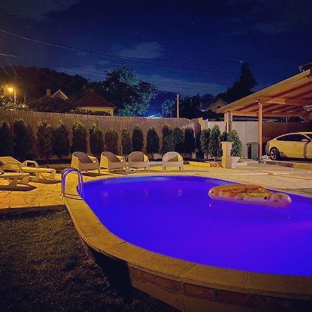 Mika'S Poolhouse Vila Belgrado Exterior foto