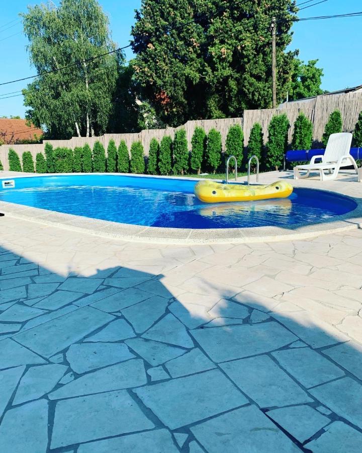Mika'S Poolhouse Vila Belgrado Exterior foto